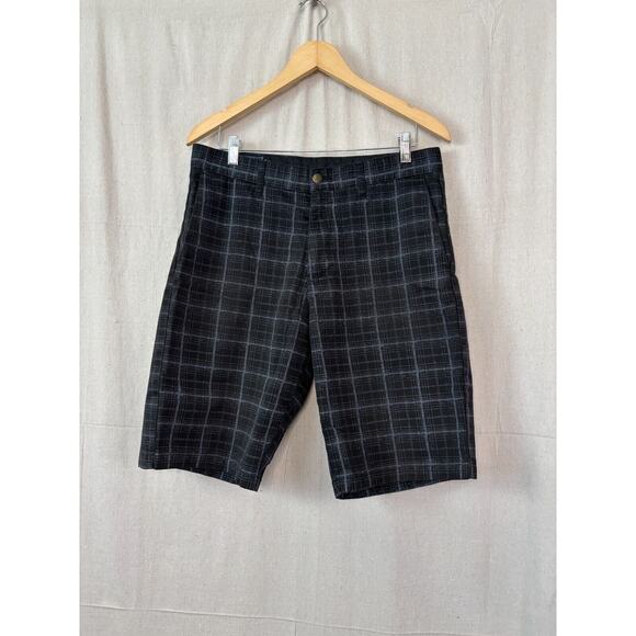 Volcom Corpo‎ Class Plaid Shorts Men Size 33 Black Blue Beach Preppy Adventure - Picture 2 of 8